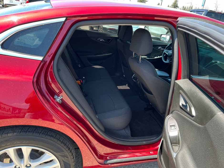 2018 Chevrolet Malibu 4dr Sdn LT w/1LT-16