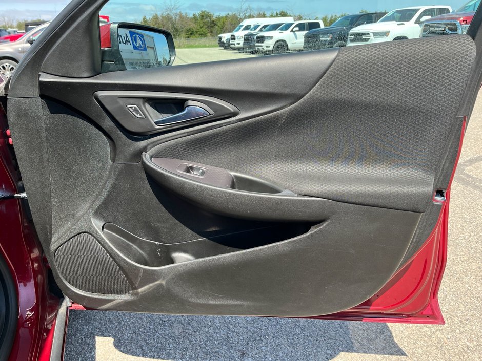 2018 Chevrolet Malibu 4dr Sdn LT w/1LT-17