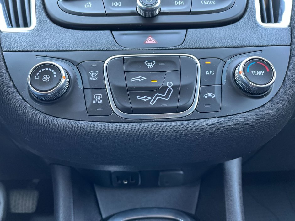 2018 Chevrolet Malibu 4dr Sdn LT w/1LT-26