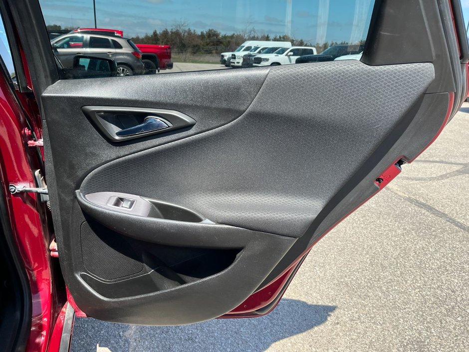 2018 Chevrolet Malibu 4dr Sdn LT w/1LT-15