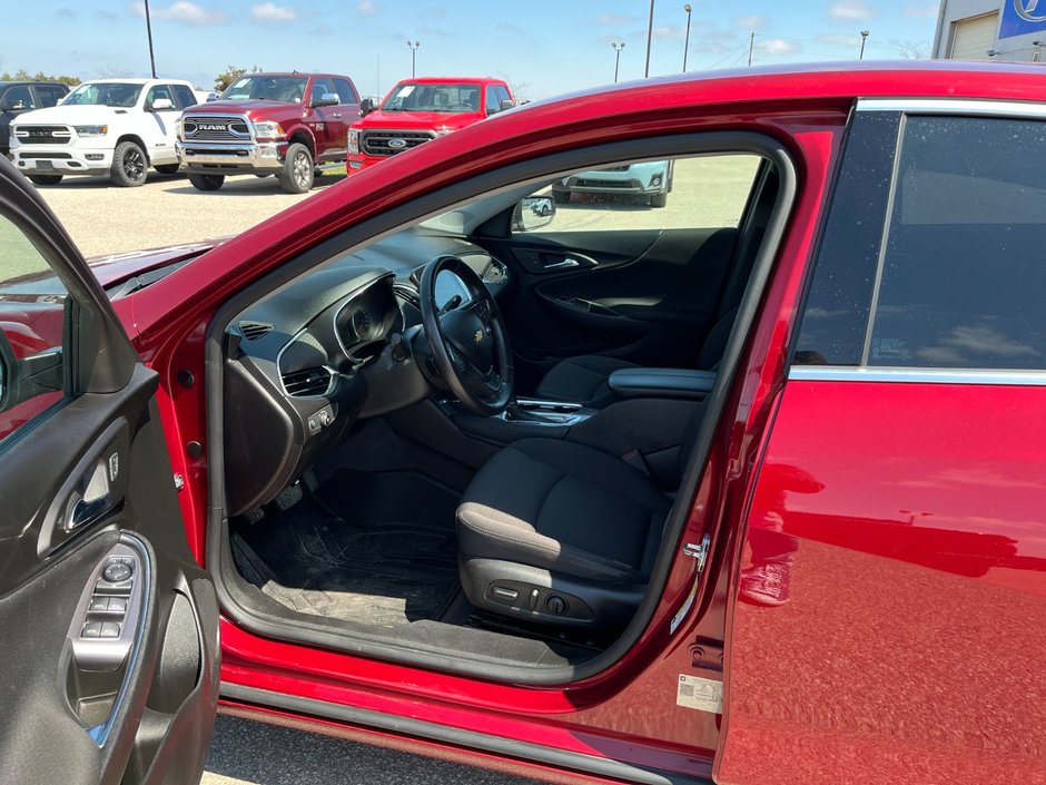 2018 Chevrolet Malibu 4dr Sdn LT w/1LT-10