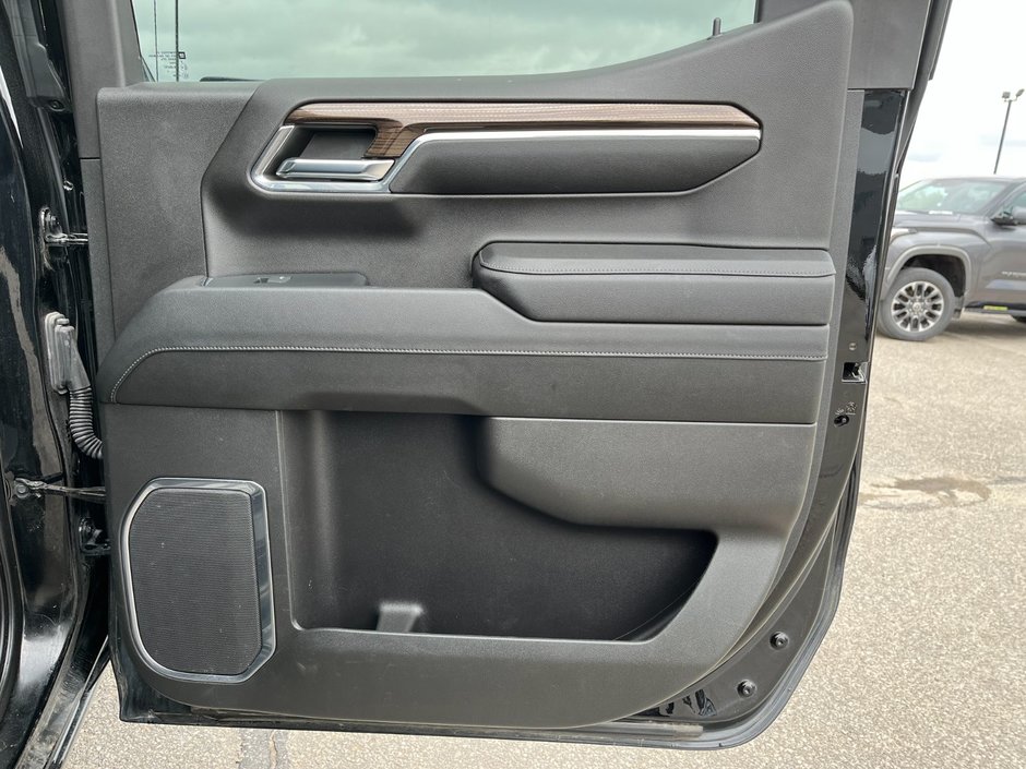 2023 Chevrolet Silverado 1500 4WD Crew Cab 147 WB LT Trail Boss-15