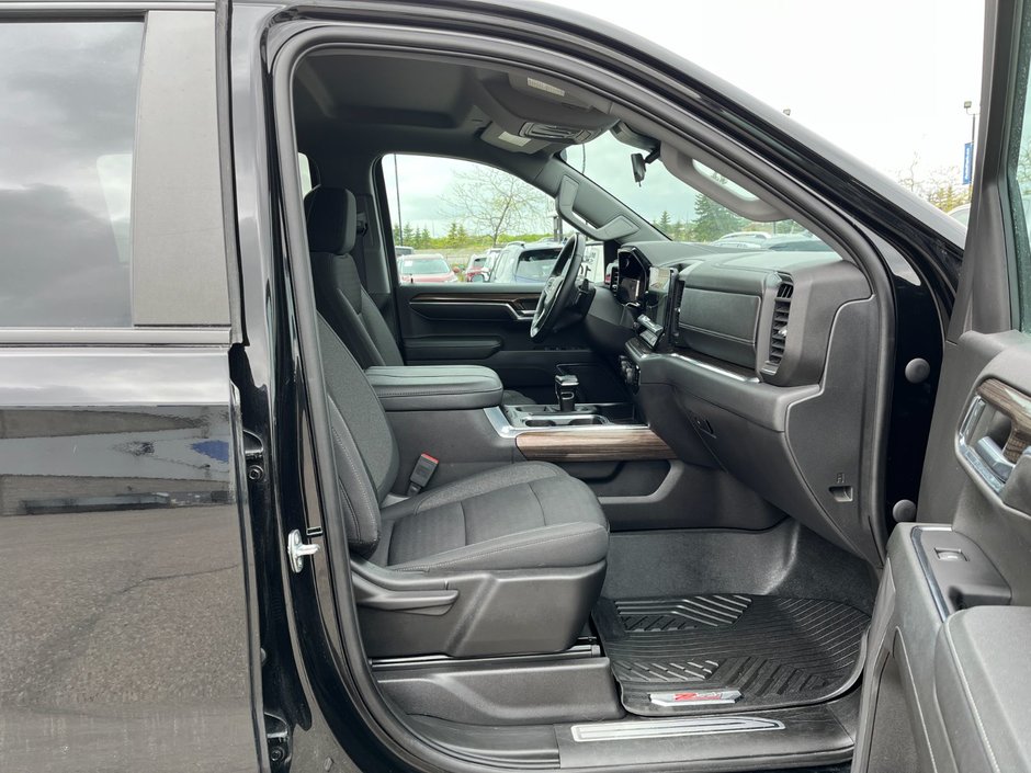 2023 Chevrolet Silverado 1500 4WD Crew Cab 147 WB LT Trail Boss-18