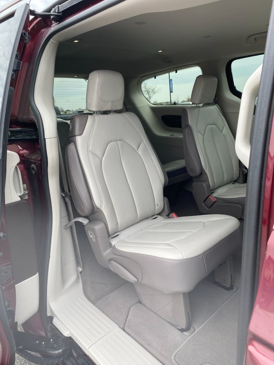2017 Chrysler Pacifica Touring-L Plus-21