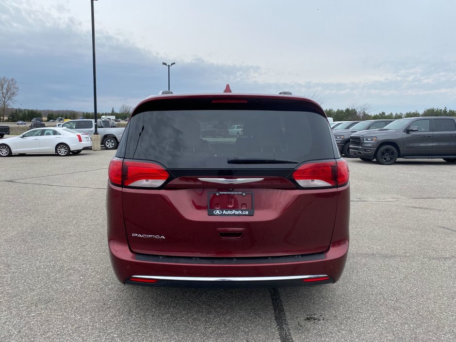 2017 Chrysler Pacifica Touring-L Plus-5