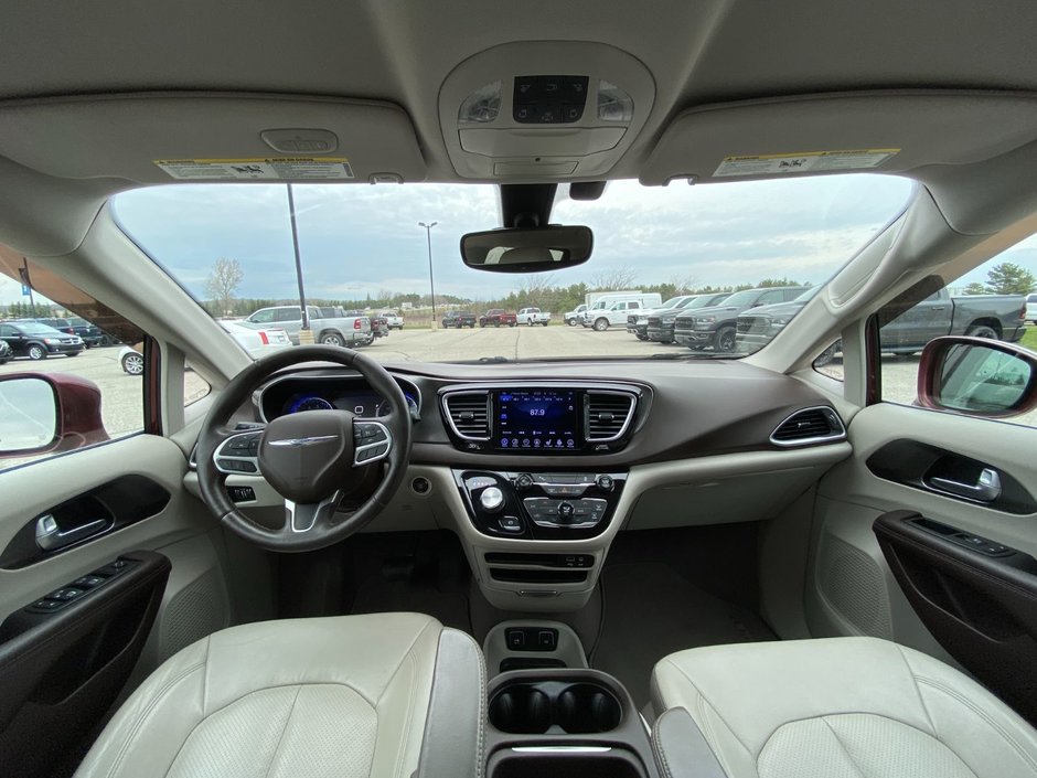 2017 Chrysler Pacifica Touring-L Plus-29