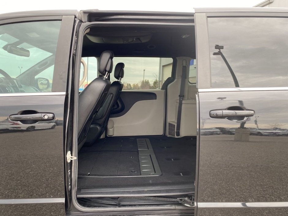 2019 Dodge Grand Caravan SXT Premium Plus-12