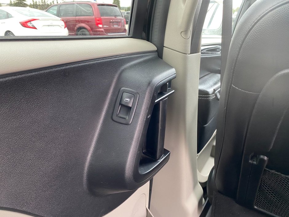 2019 Dodge Grand Caravan SXT Premium Plus-11
