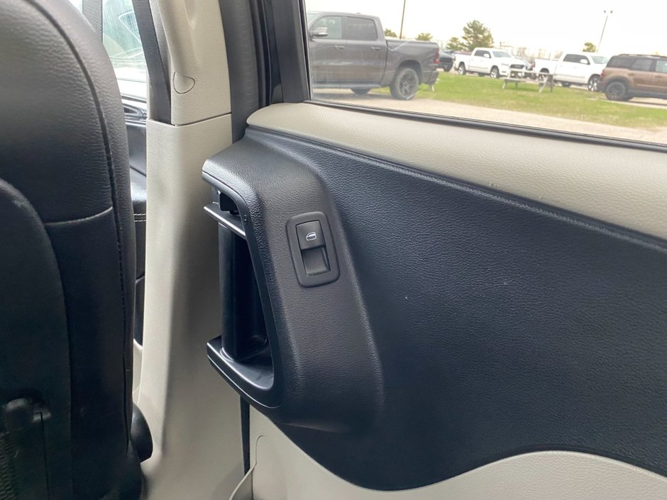 2019 Dodge Grand Caravan SXT Premium Plus-17