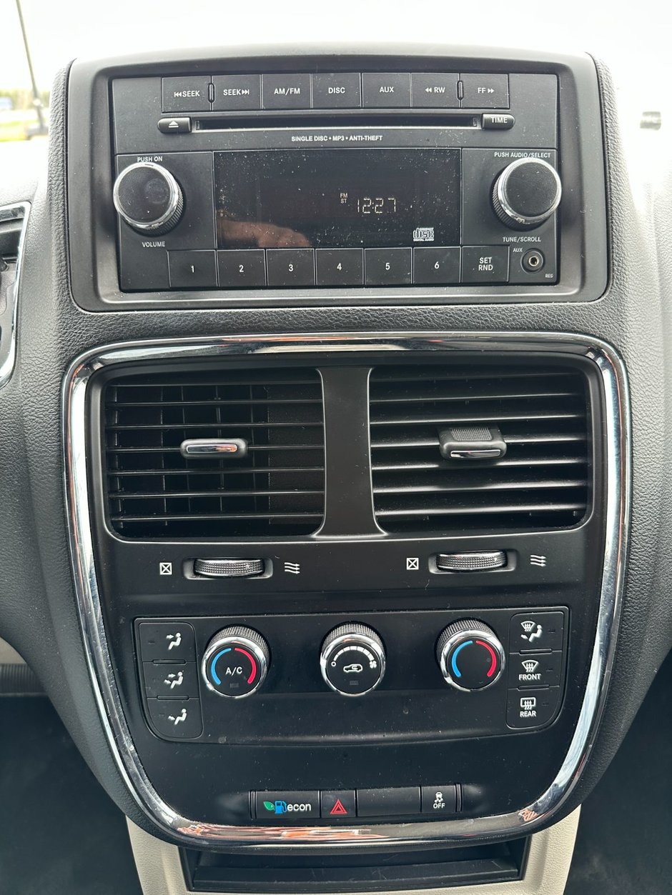 2019 Dodge Grand Caravan SXT 2WD-27
