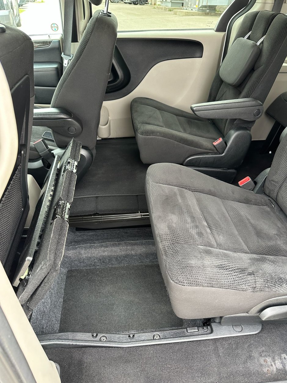 2019 Dodge Grand Caravan SXT 2WD-14