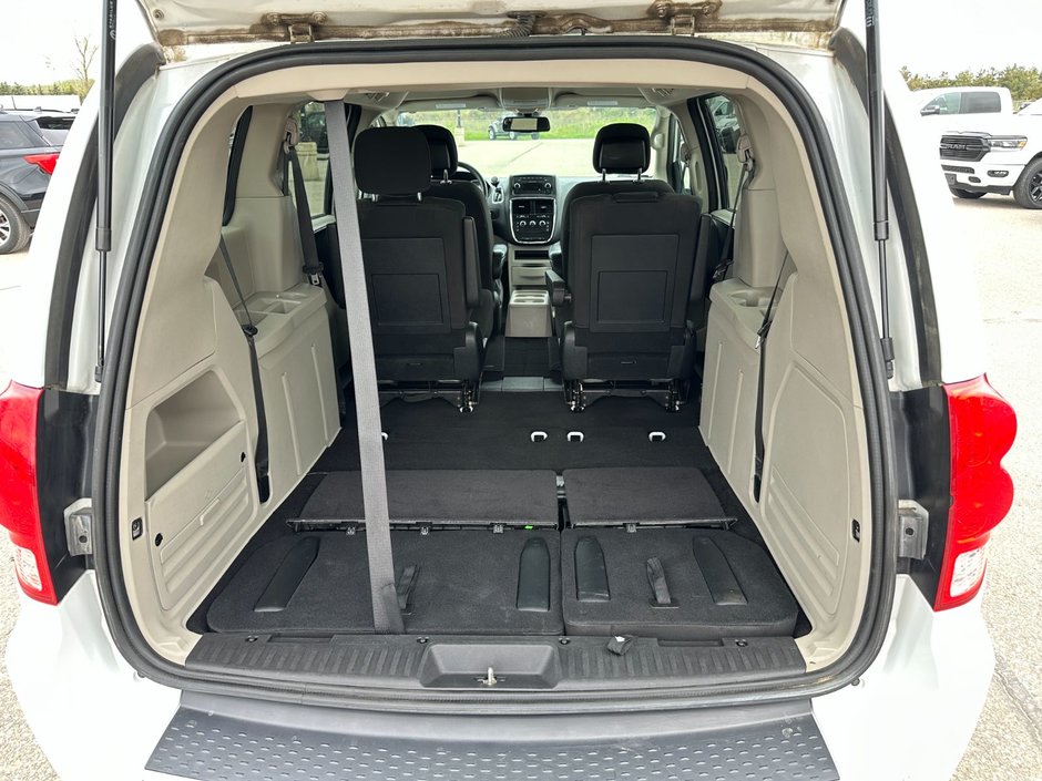 2019 Dodge Grand Caravan SXT 2WD-17