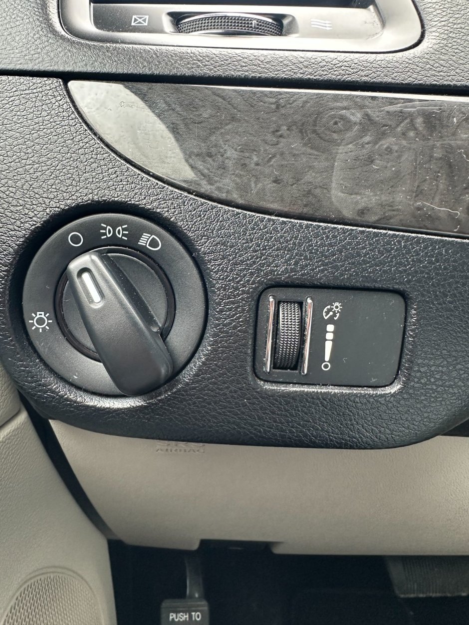 2019 Dodge Grand Caravan SXT 2WD-23