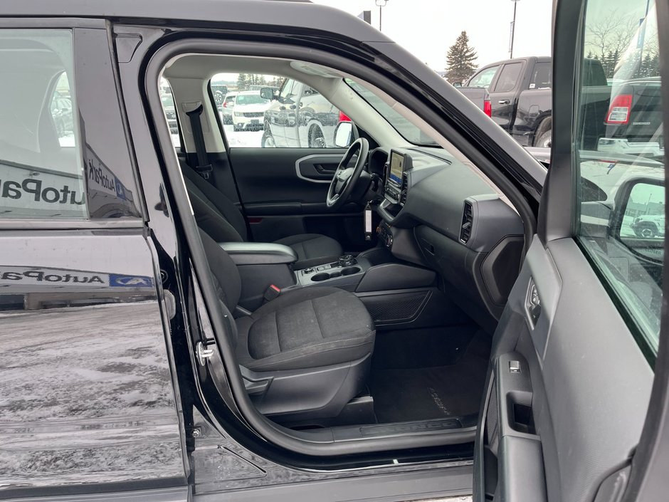 2022 Ford BRONCO SPORT Outer Banks 4X4-18