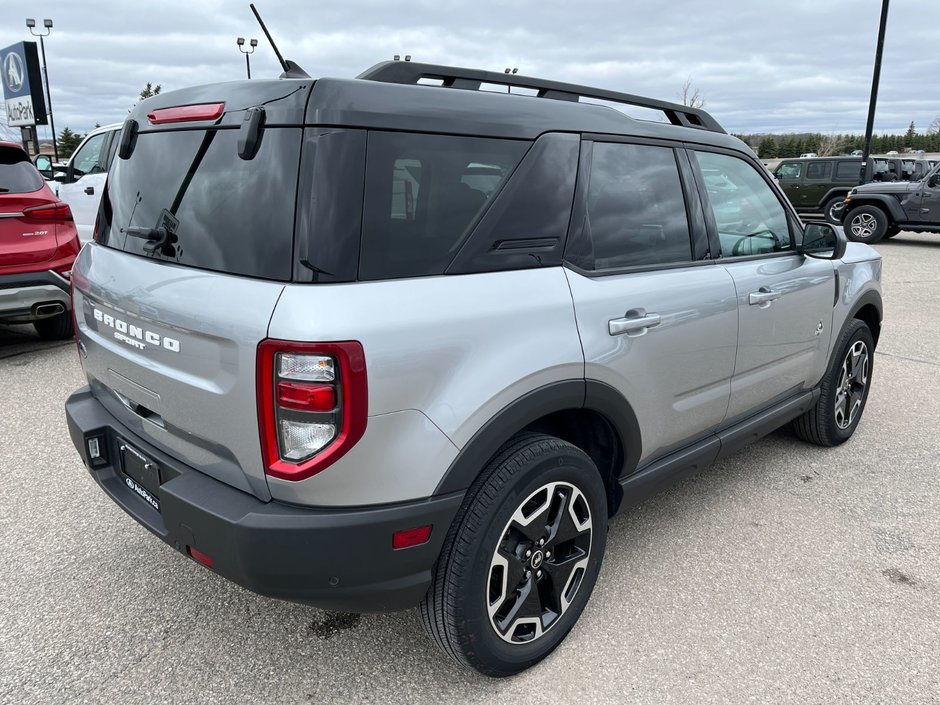 2023 Ford BRONCO SPORT Outer Banks 4x4-4