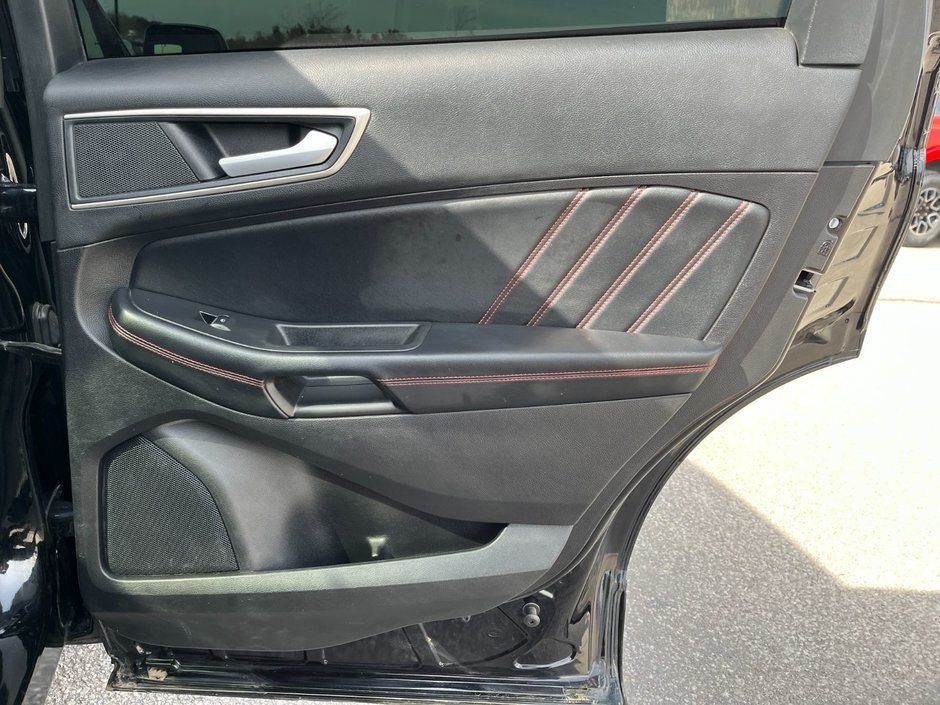 2021 Ford Edge ST Line AWD-15