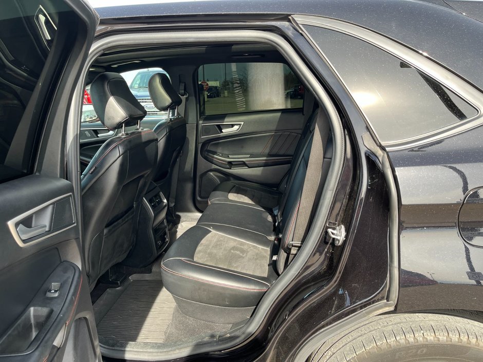 2021 Ford Edge ST Line AWD-12