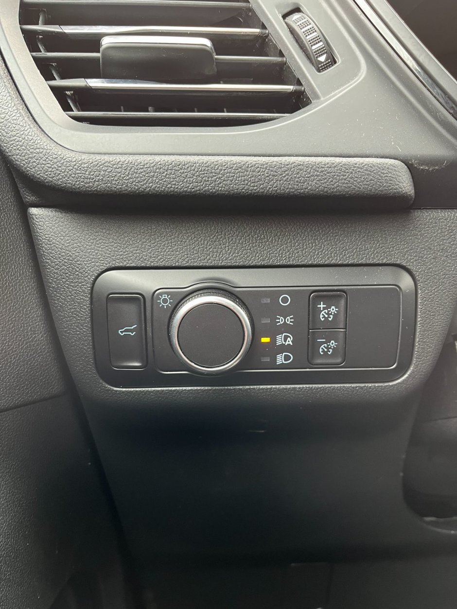 2023 Ford Escape ST-Line-21