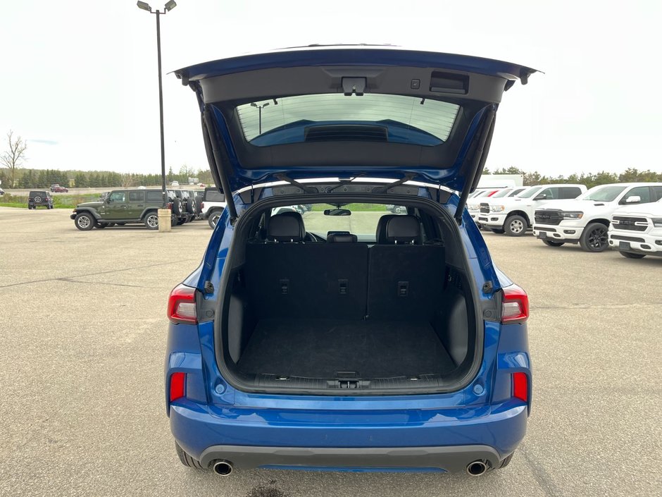 2023 Ford Escape ST-Line-13