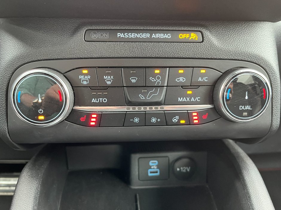 2023 Ford Escape ST-Line-26