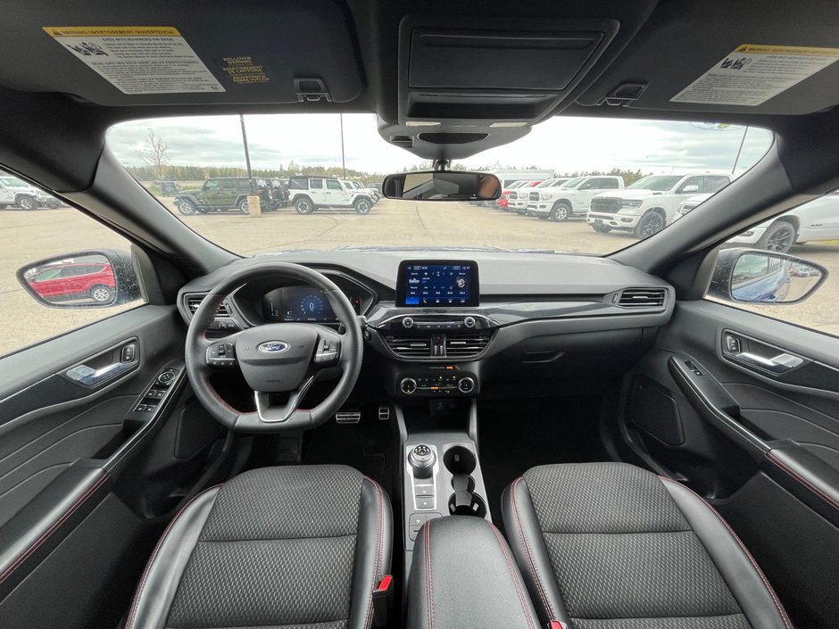 2023 Ford Escape ST-Line-19