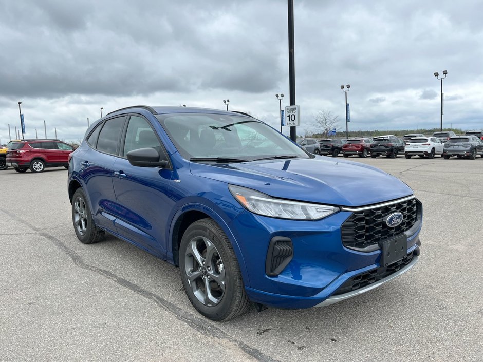 2023 Ford Escape ST-Line-2