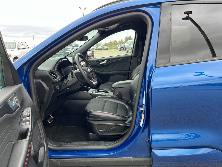 2023 Ford Escape ST-Line-10