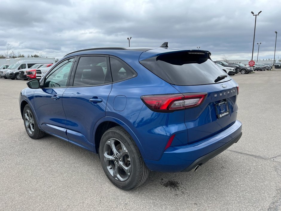 2023 Ford Escape ST-Line-6