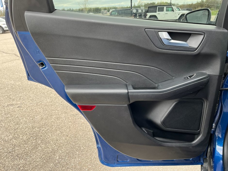 2023 Ford Escape ST-Line-11