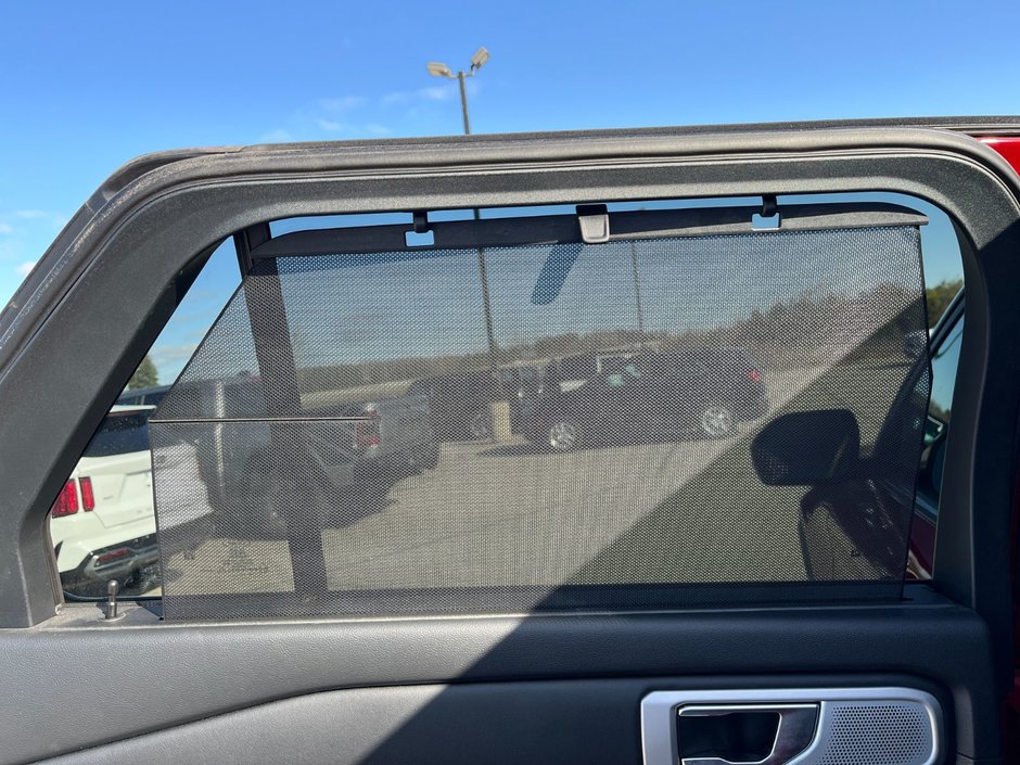 2021 Ford Explorer ST AWD-12