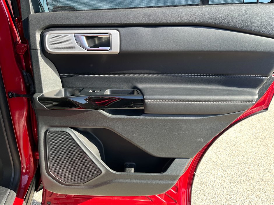 2021 Ford Explorer ST AWD-20