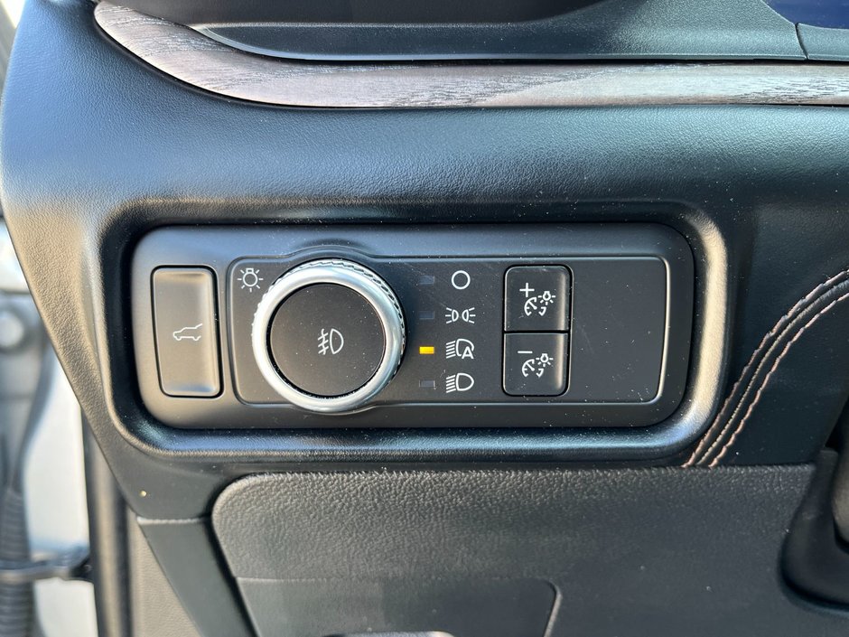 2021 Ford Explorer Platinum-25