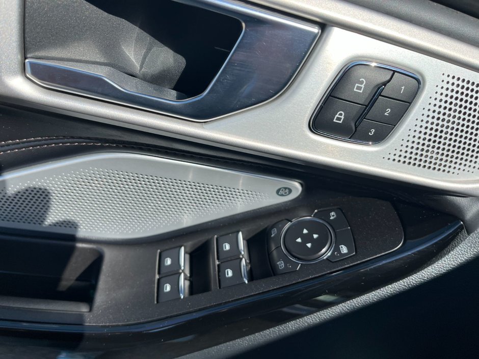 2021 Ford Explorer Platinum-9