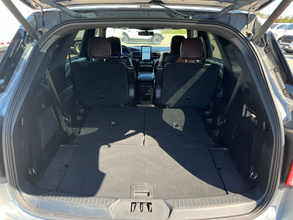 2021 Ford Explorer Platinum-15
