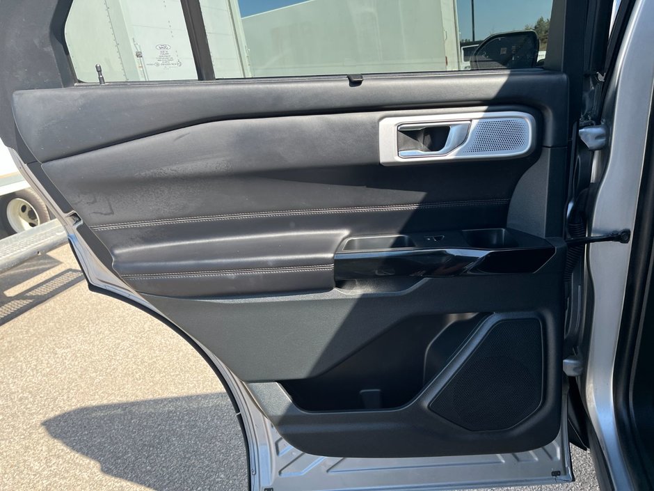 2021 Ford Explorer Platinum-11