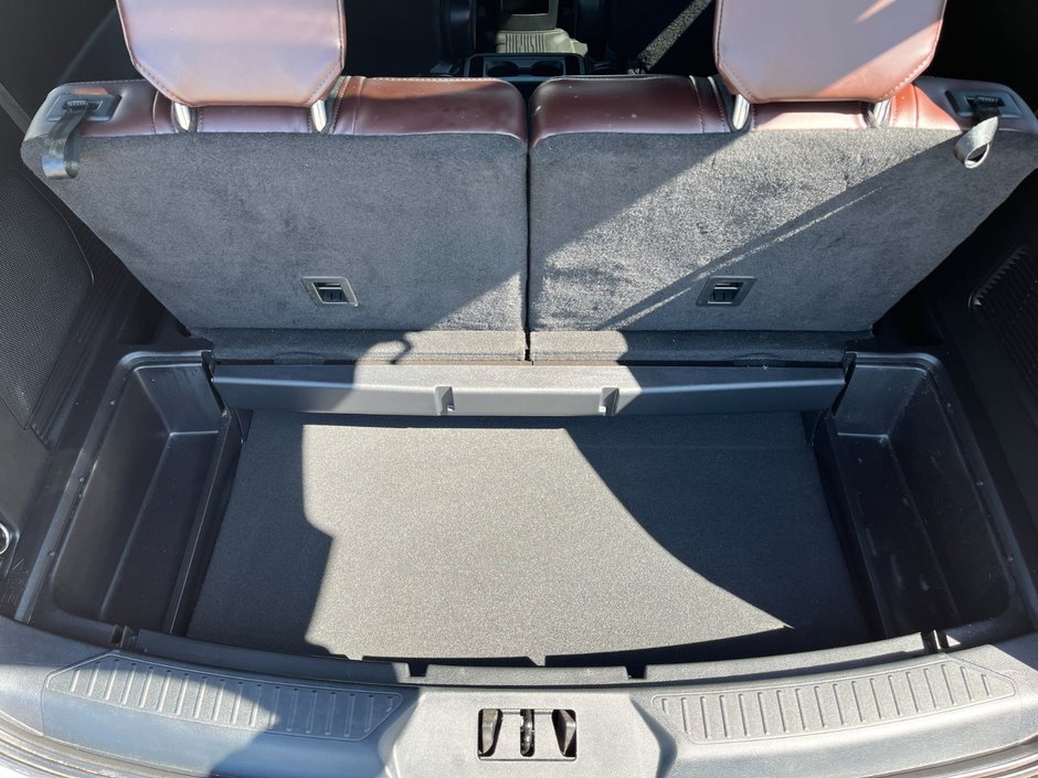 2021 Ford Explorer Platinum-17