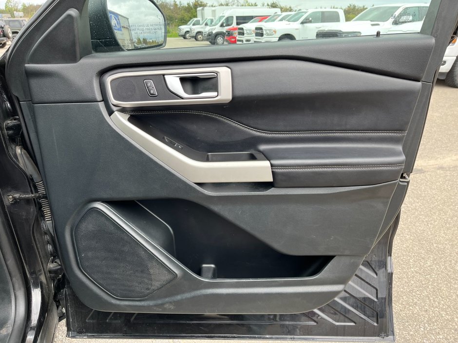 2021 Ford Explorer XLT 4WD-19