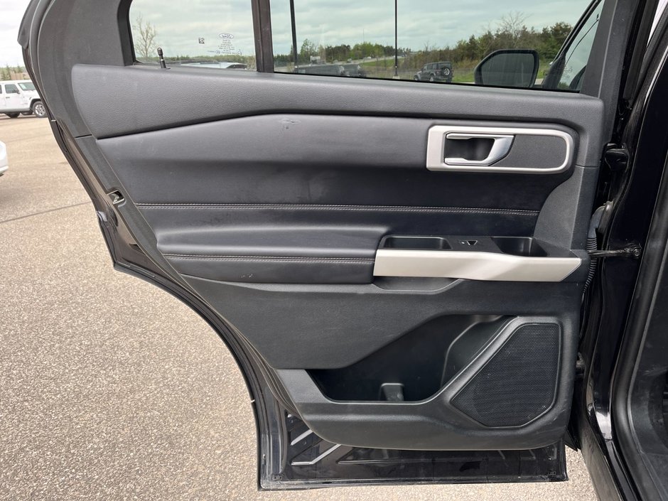 2021 Ford Explorer XLT 4WD-11
