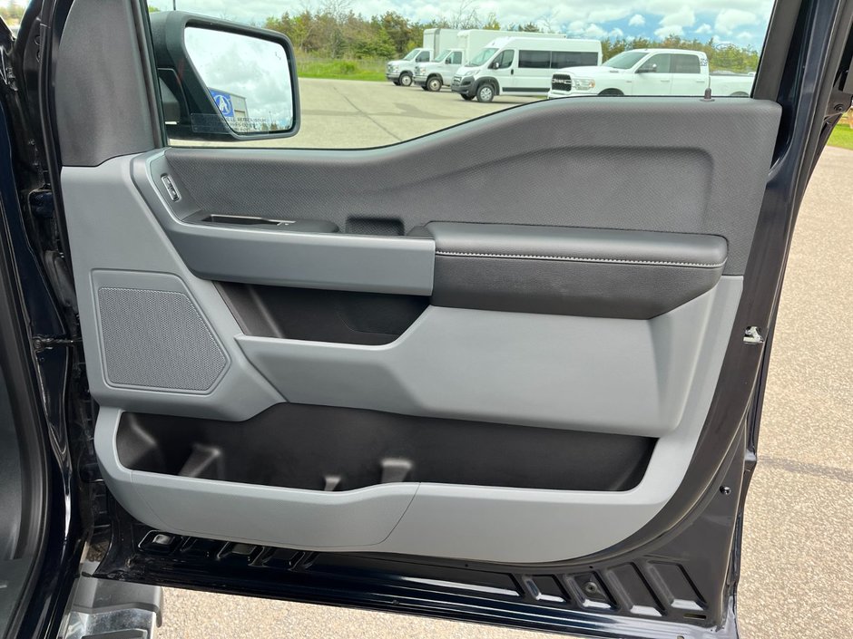 2023 Ford F-150 XLT 4WD Super Crew 5'5 Box-17