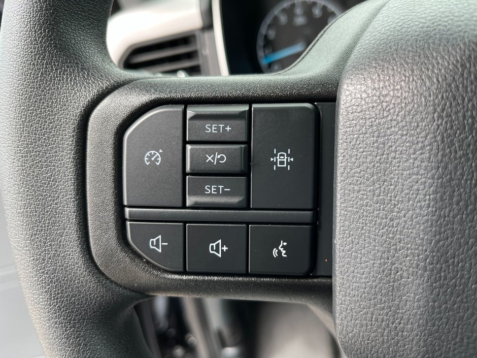 2023 Ford F-150 XLT 4WD Super Crew 5'5 Box-23