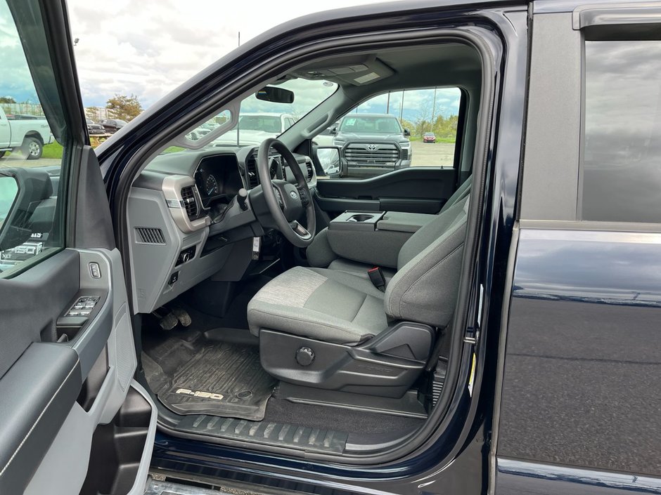 2023 Ford F-150 XLT 4WD Super Crew 5'5 Box-10