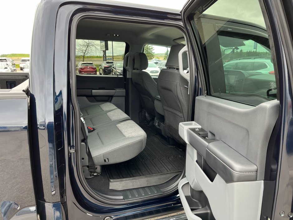 2023 Ford F-150 XLT 4WD Super Crew 5'5 Box-16