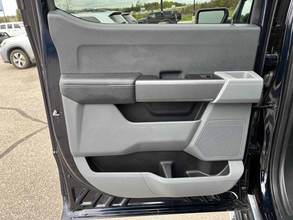 2023 Ford F-150 XLT 4WD Super Crew 5'5 Box-11