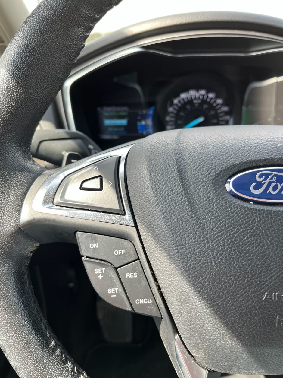 2017 Ford Fusion 4dr Sdn SE AWD-24