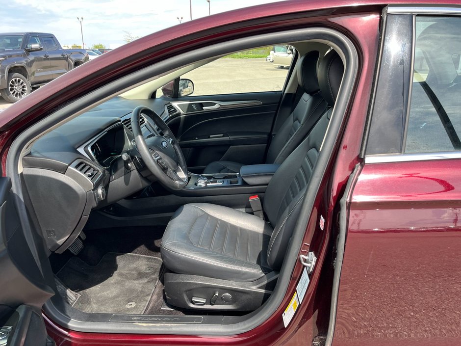 2017 Ford Fusion 4dr Sdn SE AWD-11