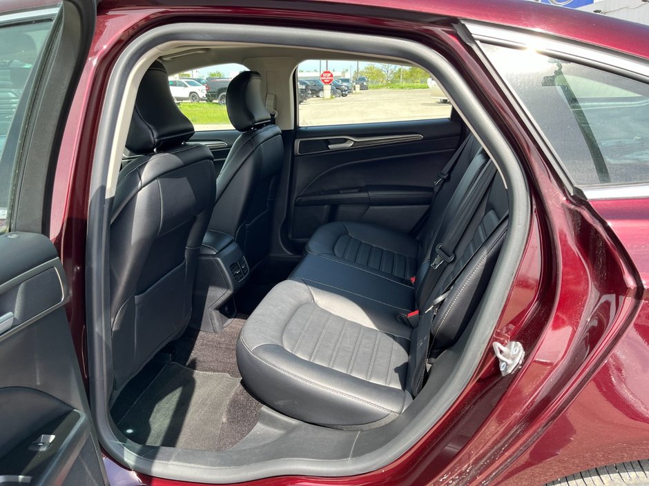2017 Ford Fusion 4dr Sdn SE AWD-13