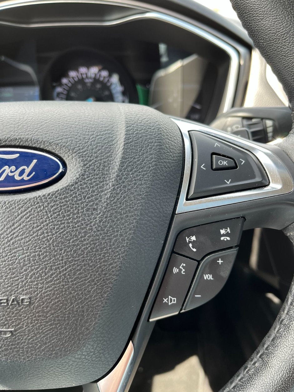 2017 Ford Fusion 4dr Sdn SE AWD-26