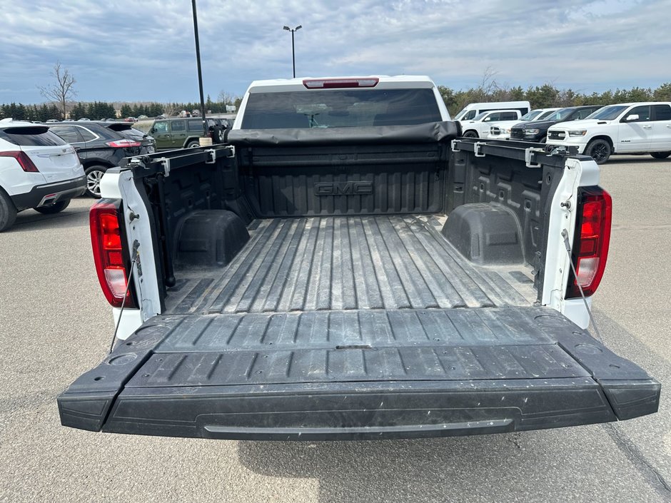 2022 GMC Sierra 1500 4WD Crew Cab 157 Elevation-15