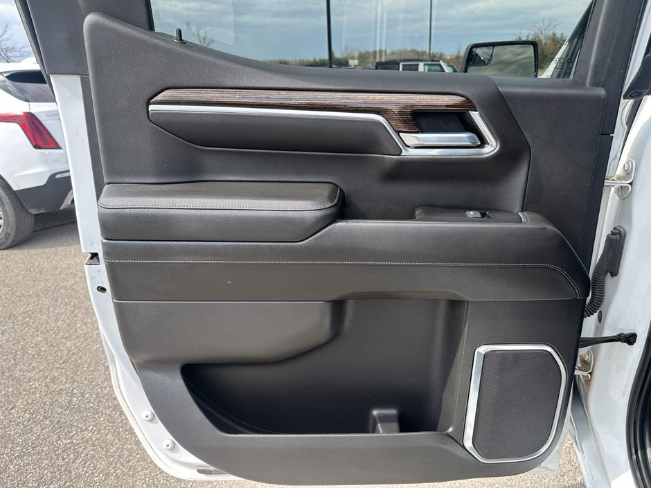 2022 GMC Sierra 1500 4WD Crew Cab 157 Elevation-11