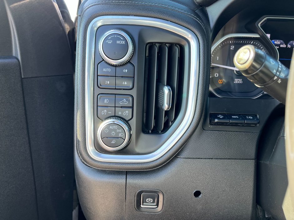 2022 GMC Sierra 3500HD Denali 4WD Crew Cab 8' Box Dually-22